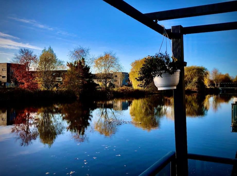 Prachtig Guesthouse Aan Het Water Almere Exteriör bild