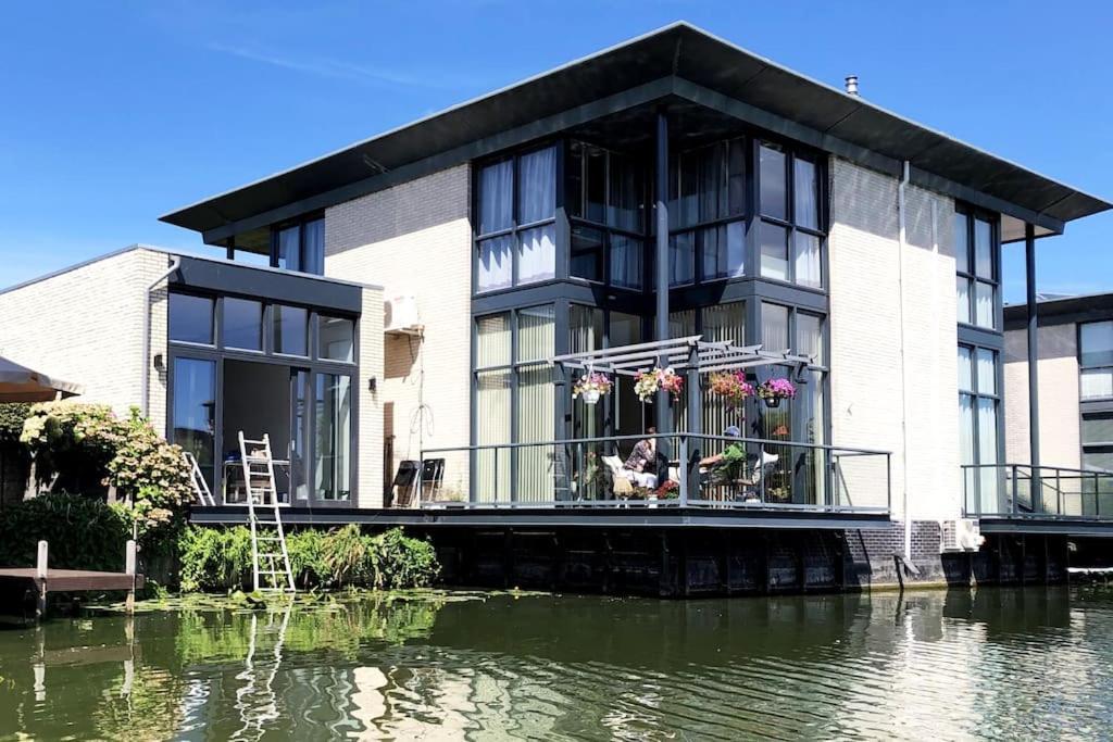 Prachtig Guesthouse Aan Het Water Almere Exteriör bild